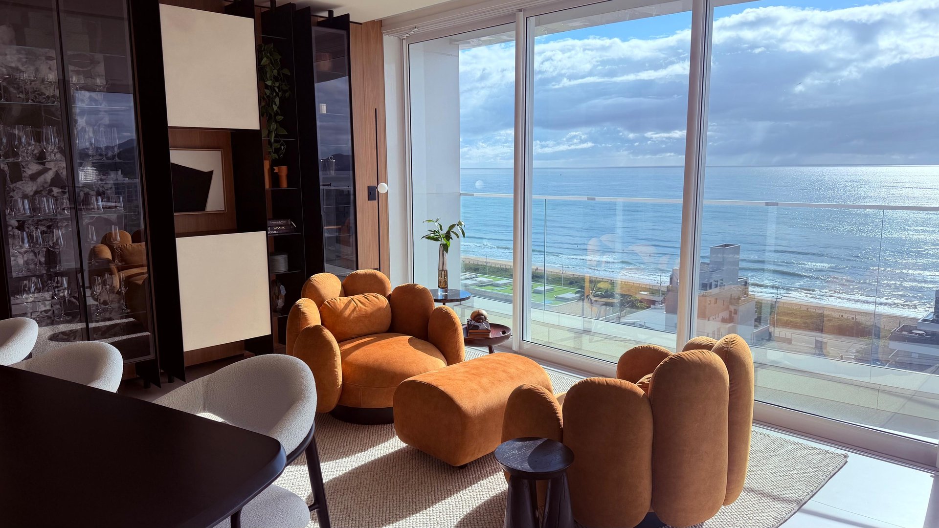 Apartamento Vista Mar no Edifício Le Blanc à venda na Praia Brava em Itajaí