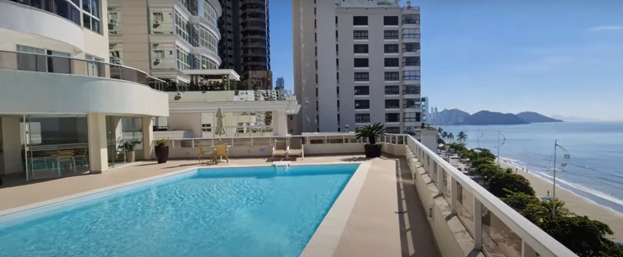 Apartamento Frente Mar no Edifício Marquês de Olinda à venda em Balneário Camboriú — foto 19