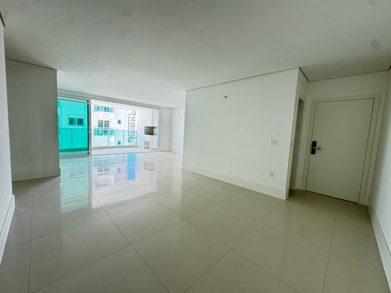 Apartamento Quadra Mar no Edifício Brava Beach Reserva Figueira à venda na Praia Brava — foto 3