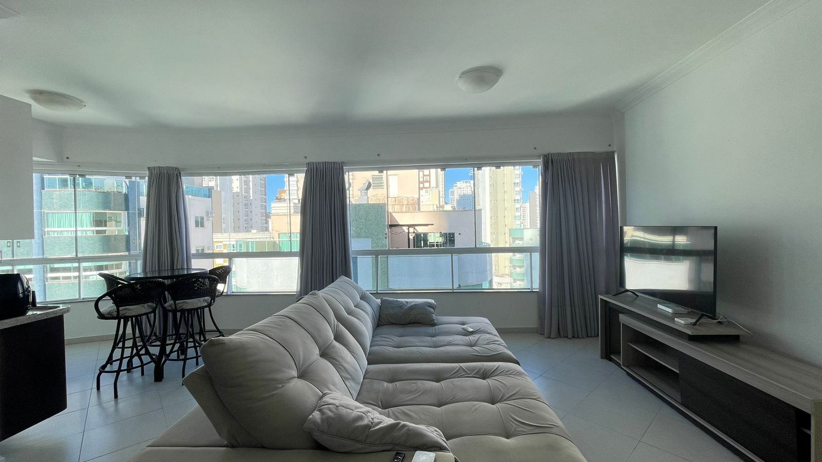 Apartamento Quadra Mar no Edifício Style de Vie à venda no centro de Balneário Camboriú — foto 3