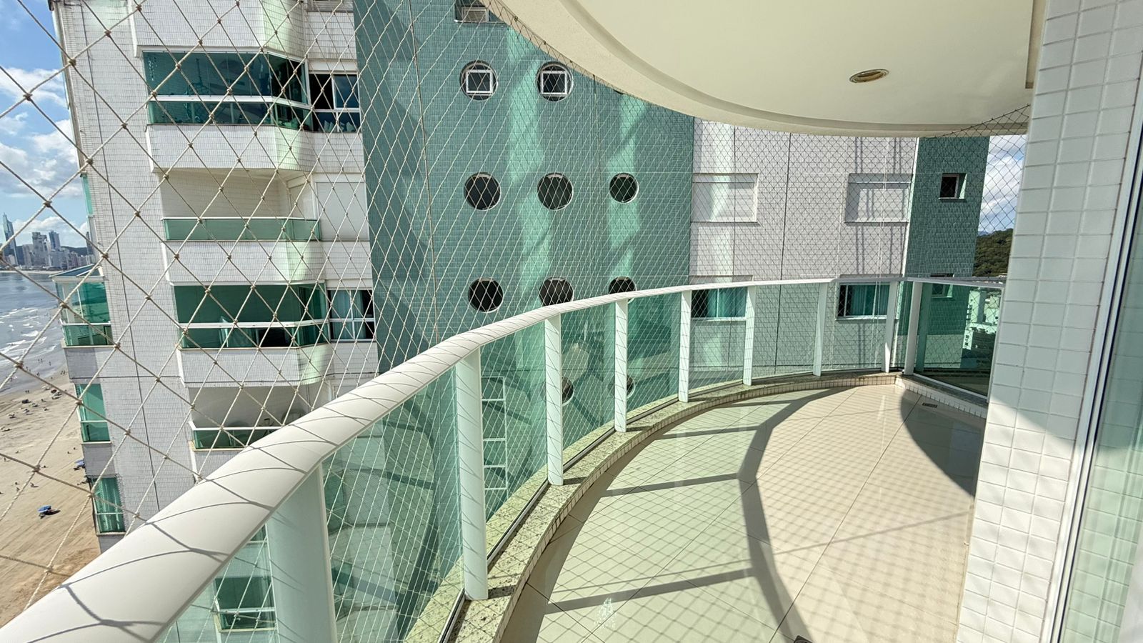 Apartamento no Edifício Sea's Palace Residence à venda no centro de Balneário Camboriú — foto 6