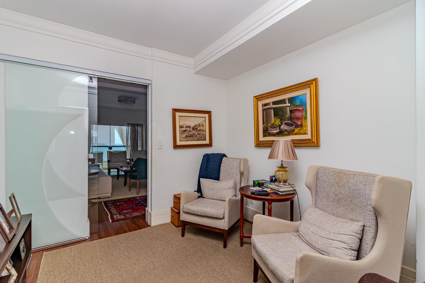 Apartamento quadra mar no Edifício Paris à venda no centro de Balneário Camboriú — foto 17