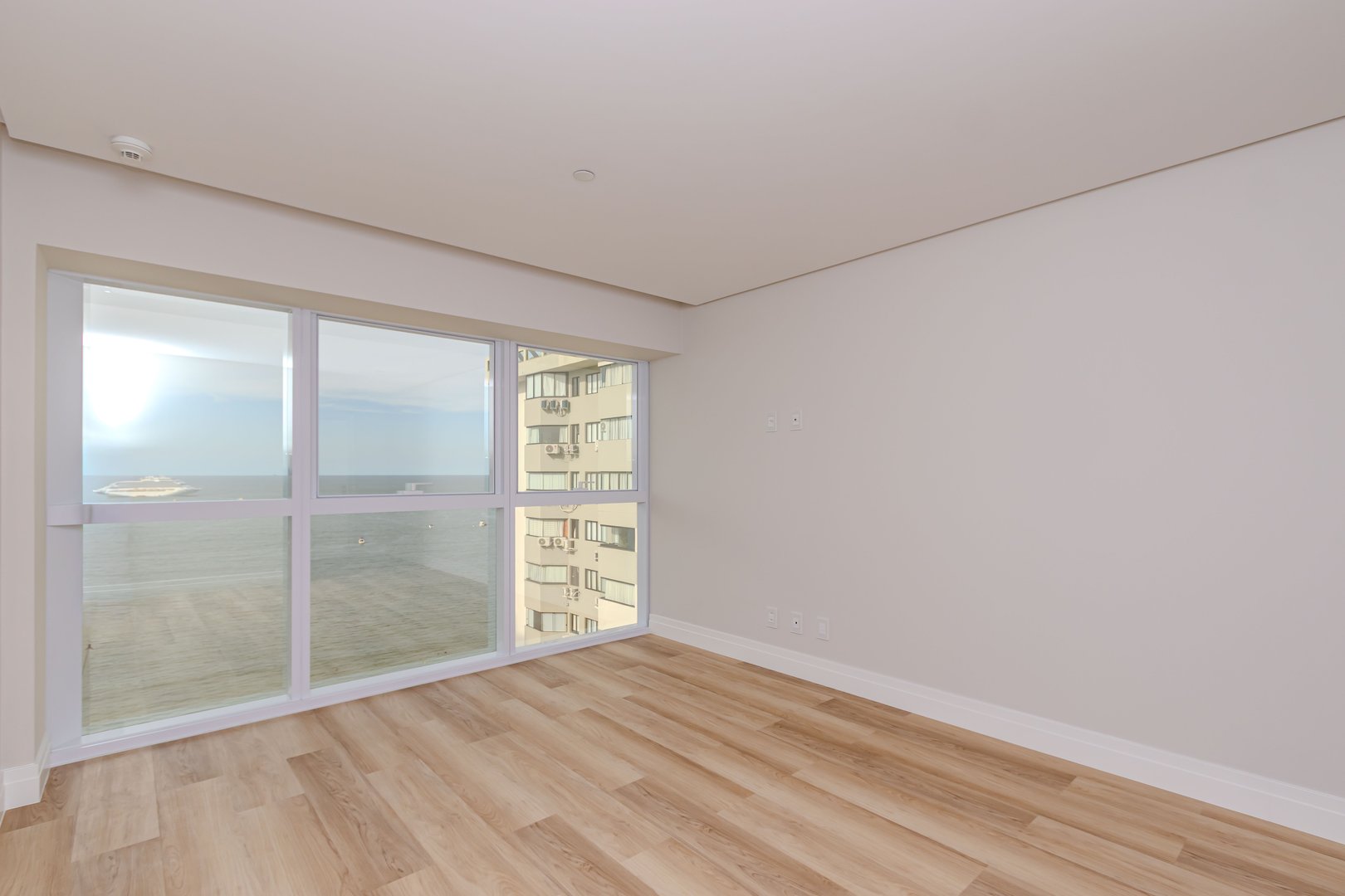 Apartamento Frente Mar no Edifício One Tower à venda no centro de Balneário Camboriú — foto 16