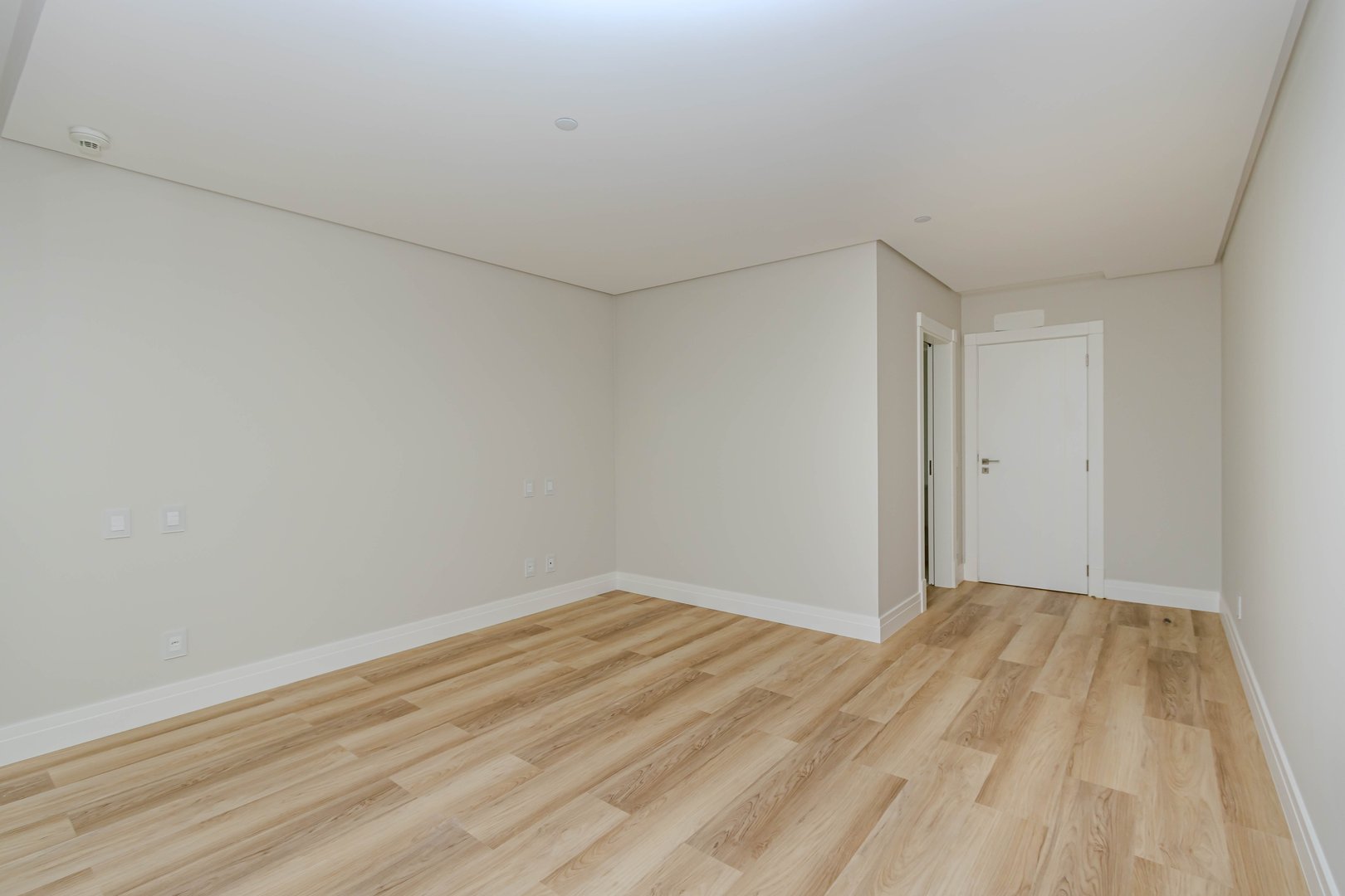 Apartamento Frente Mar no Edifício One Tower à venda no centro de Balneário Camboriú — foto 26