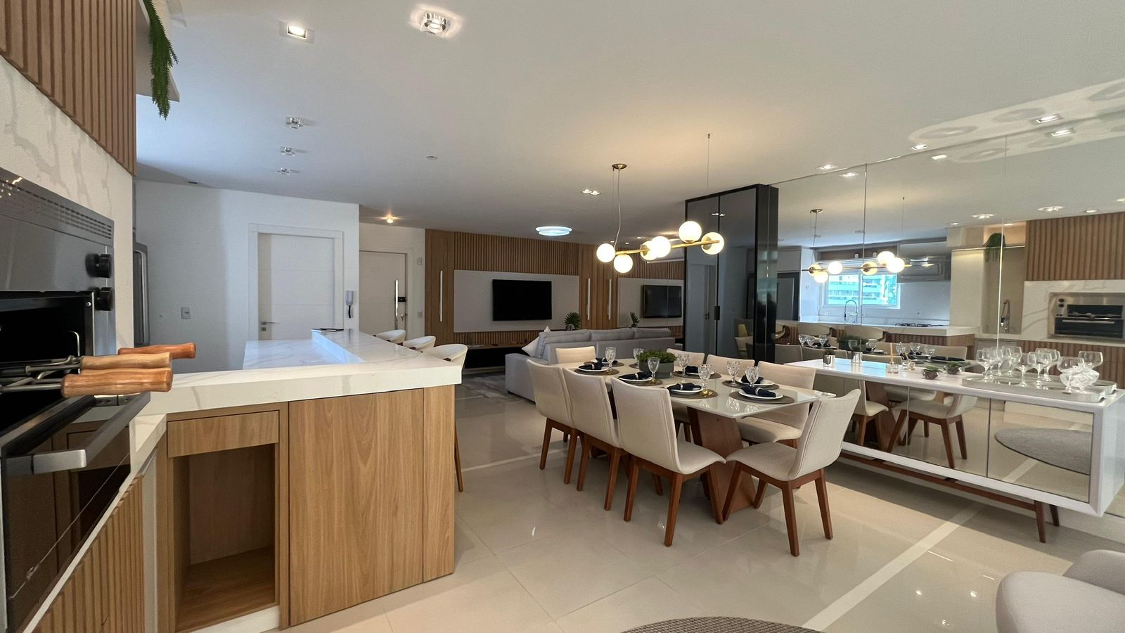 Apartamento Mobiliado no Edifício Villa Di Mare à venda no centro de Balneário Camboriú — foto 3