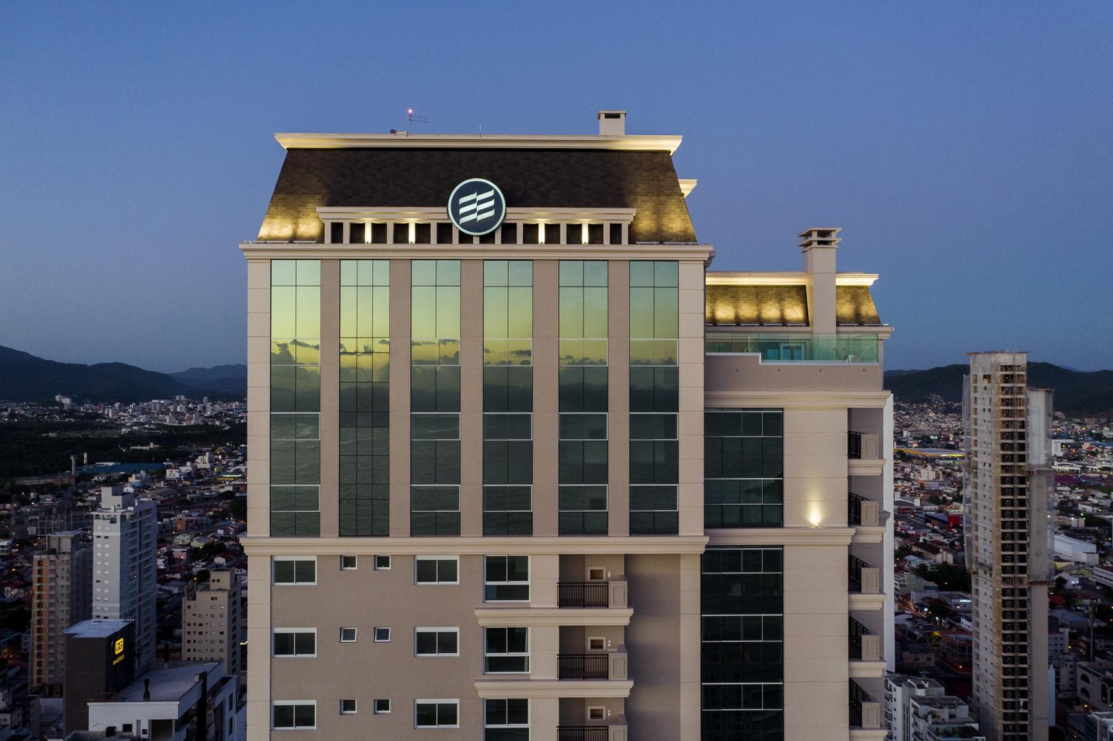 Apartamento no Edifício Serendipity Village à venda no centro de Balneário Camboriú