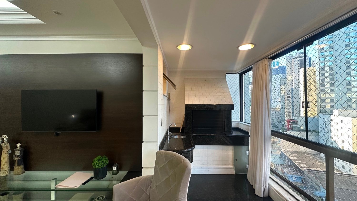 Apartamento no Edifício Atlântico Shopping à venda no centro de Balneário Camboriú — foto 7