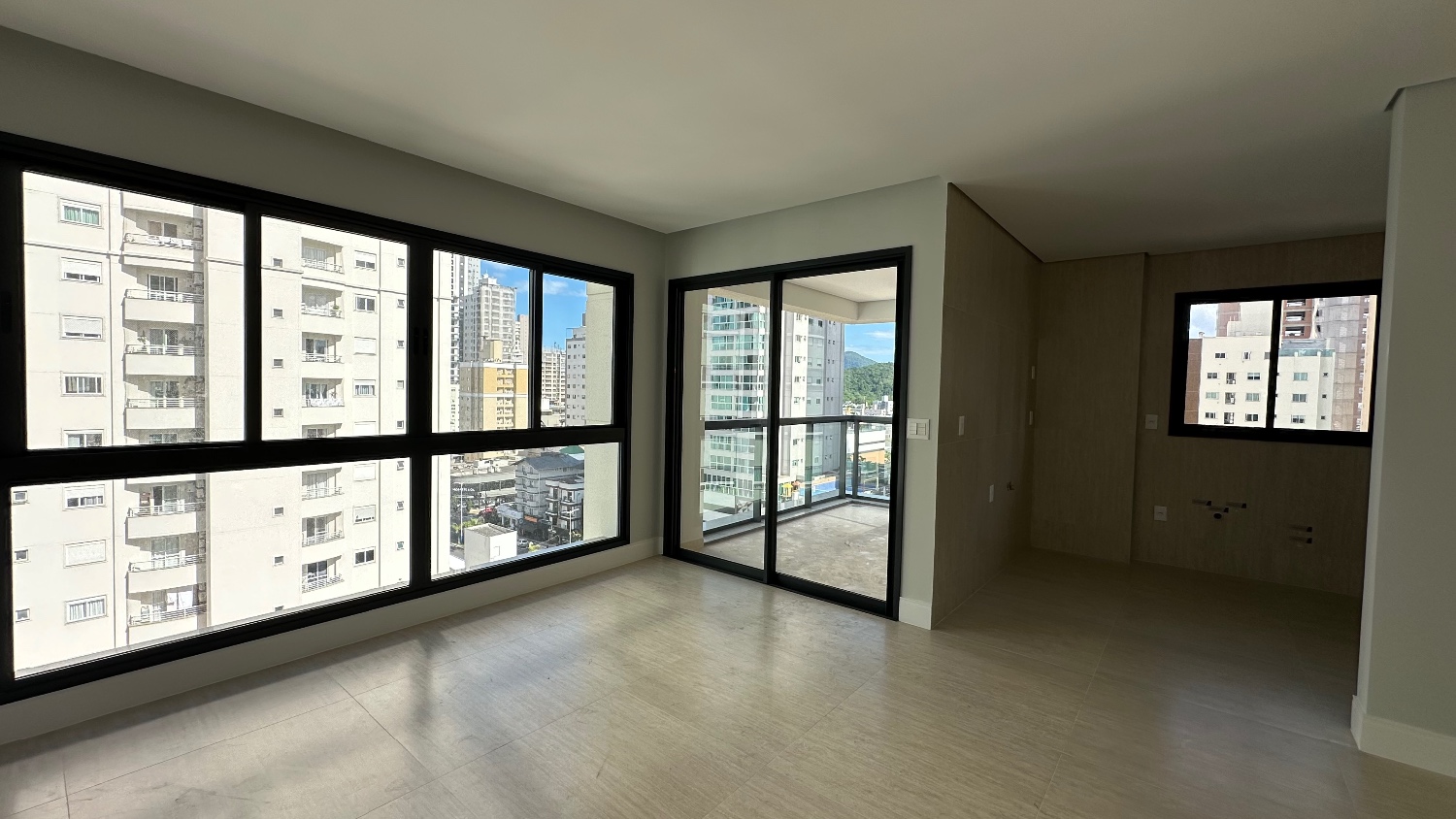 Apartamento no Edifício Hannover Residence à venda na Barra Sul em Balneário Camboriú