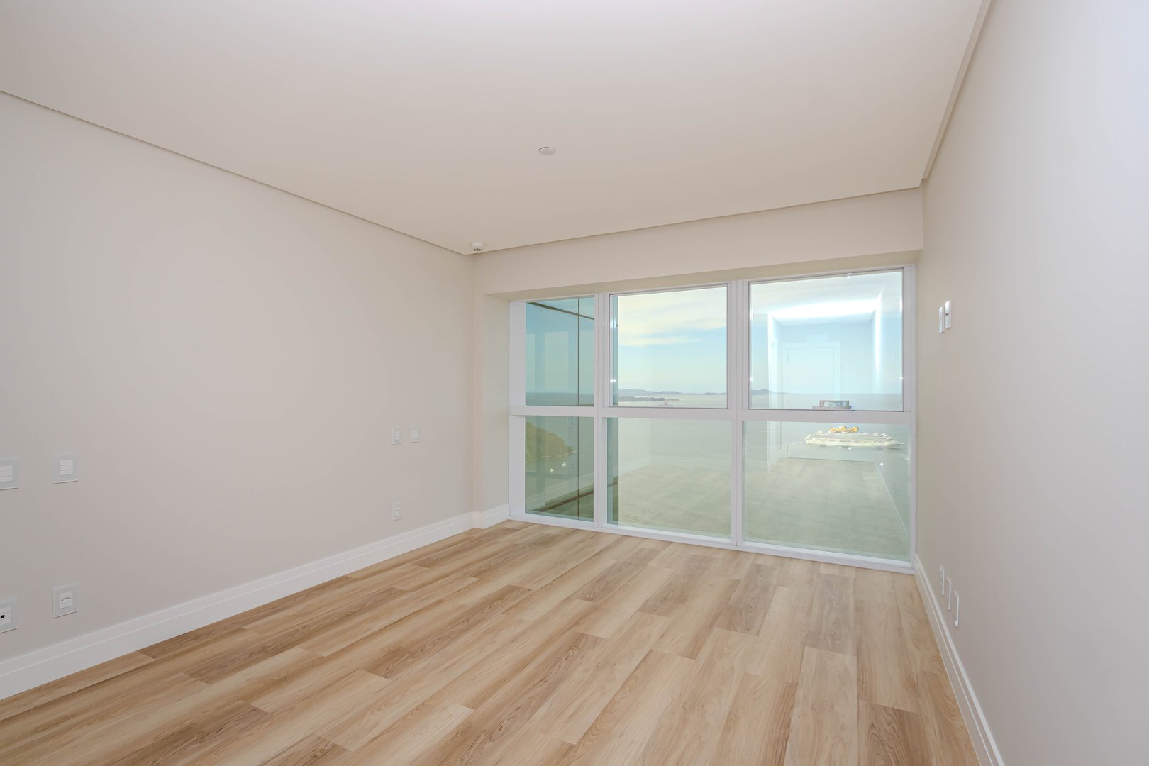 Apartamento Frente Mar no Edifício One Tower à venda no centro de Balneário Camboriú — foto 20