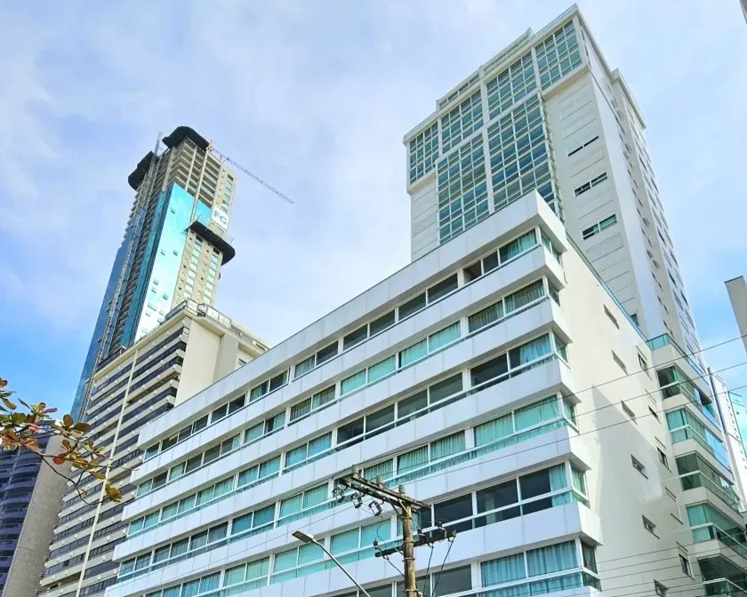 Apartamento Frente Mar no Edifício Saveiro à venda no centro de Balneário Camboriú — foto 22