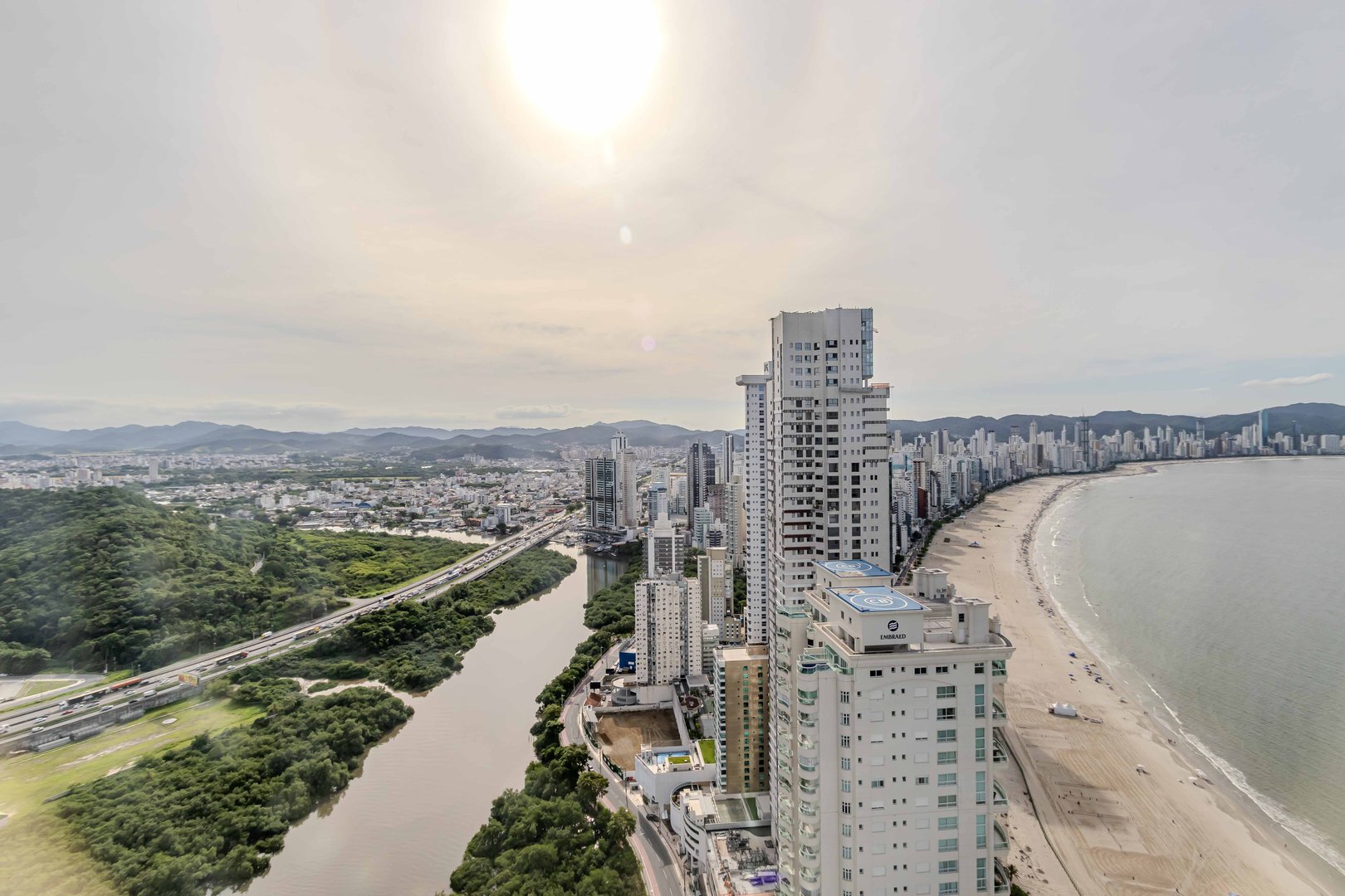 Apartamento frente mar no Edifício One Tower à venda no centro de Balneário Camboriú — foto 13