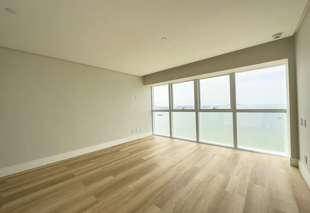 Apartamento Frente Mar no Edifício One Tower à venda no centro de Balneário Camboriú — foto 3
