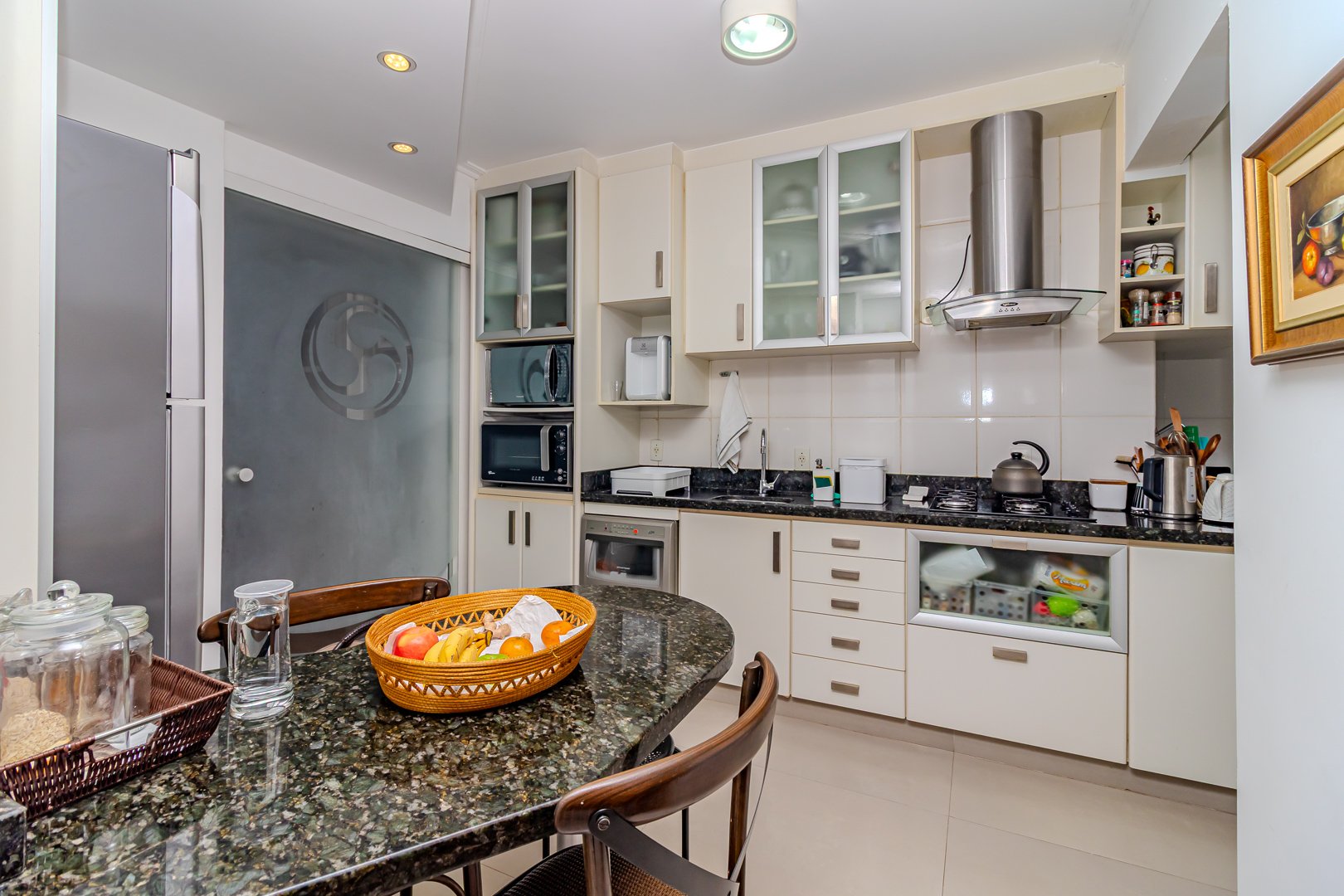 Apartamento quadra mar no Edifício Paris à venda no centro de Balneário Camboriú — foto 21