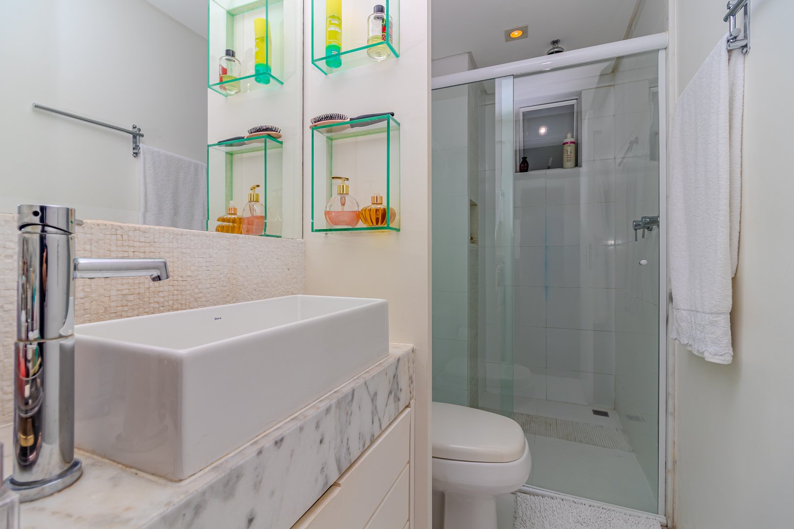 Apartamento quadra mar no Edifício Paris à venda no centro de Balneário Camboriú — foto 12