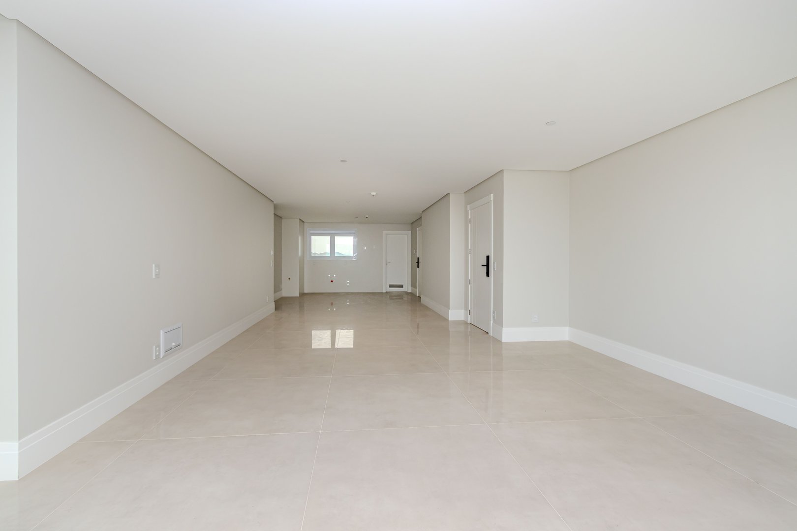 Apartamento Frente Mar no Edifício One Tower à venda no centro de Balneário Camboriú — foto 7