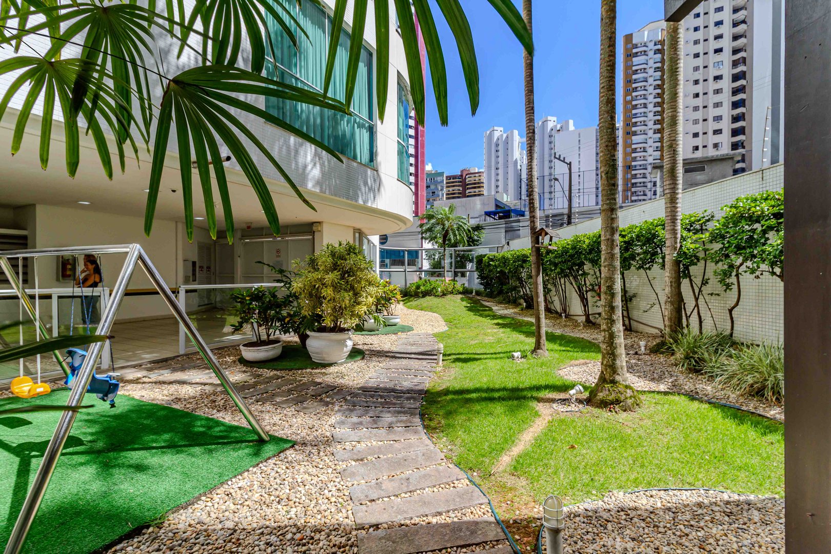Apartamento Quadra Mar no Edifício La Madeson à venda no centro de Balneário Camboriú — foto 38