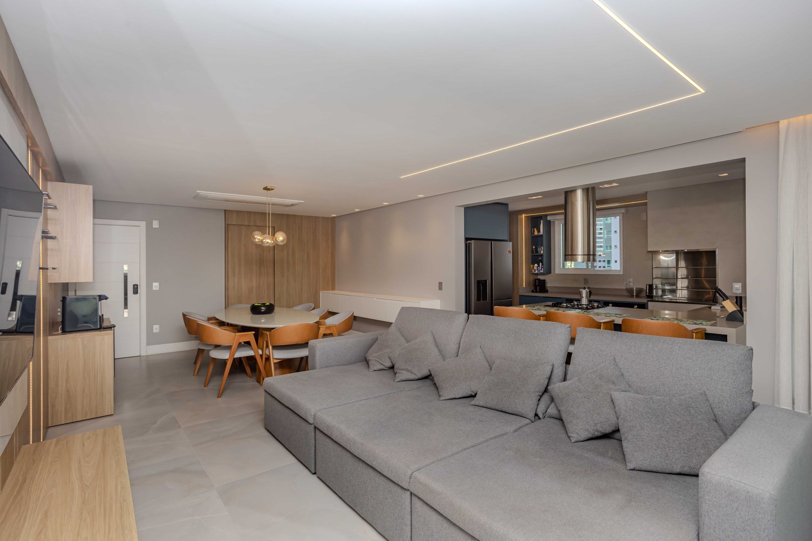 Apartamento Mobiliado no Edifício Maria Valentina à venda no centro de Balneário Camboriú — foto 4