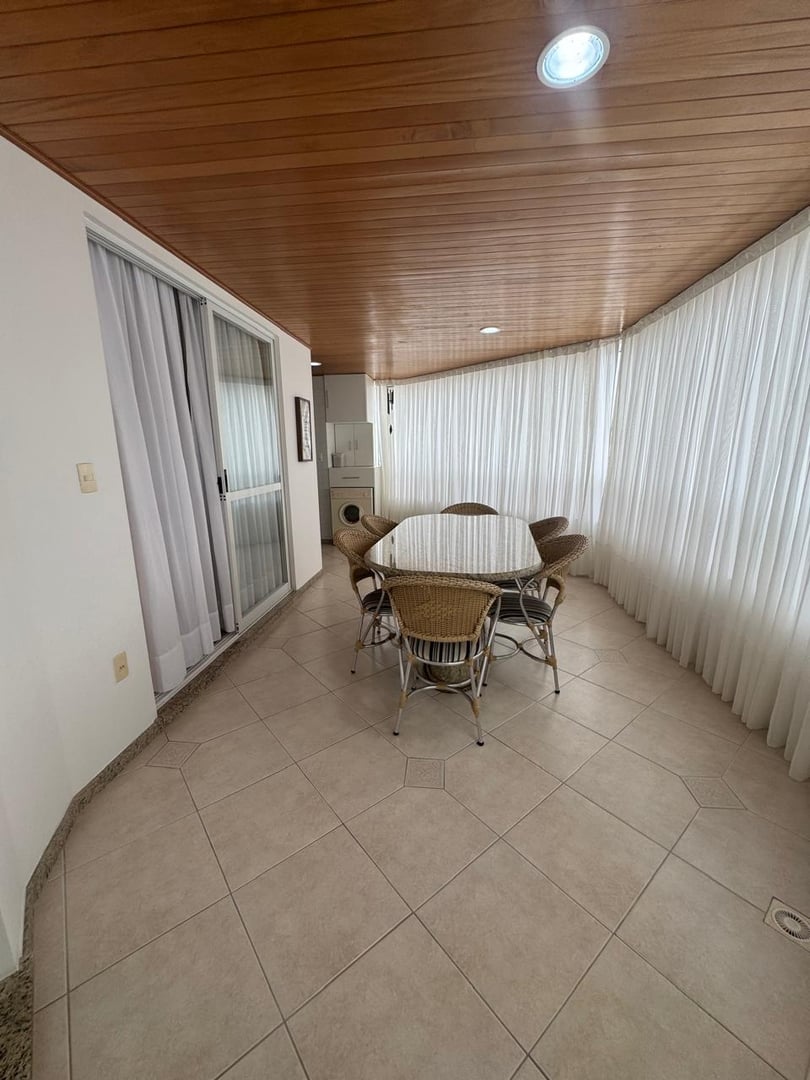 Apartamento no Edifício Coliseum Residence à venda no centro em Balneário Camboriú — foto 3