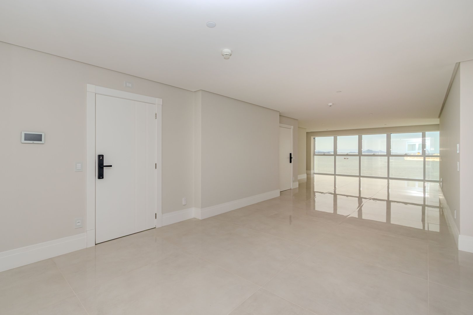 Apartamento Frente Mar no Edifício One Tower à venda no centro de Balneário Camboriú — foto 5
