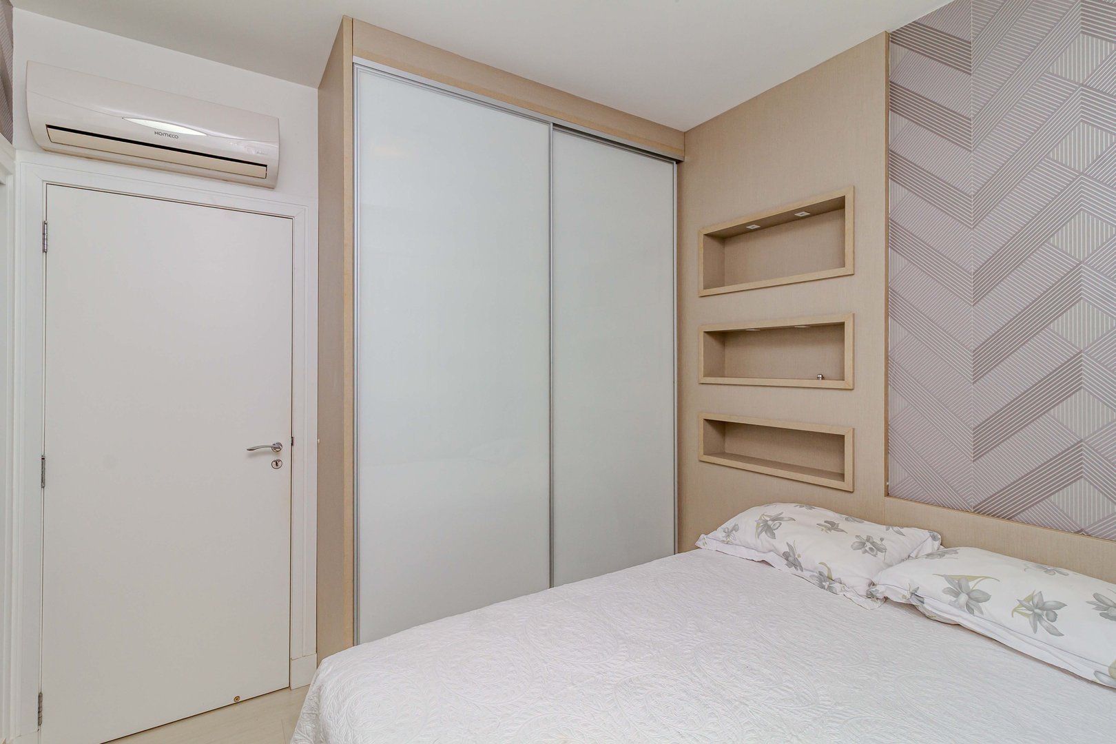 Apartamento Quadra Mar no Edifício La Madeson à venda no centro de Balneário Camboriú — foto 24