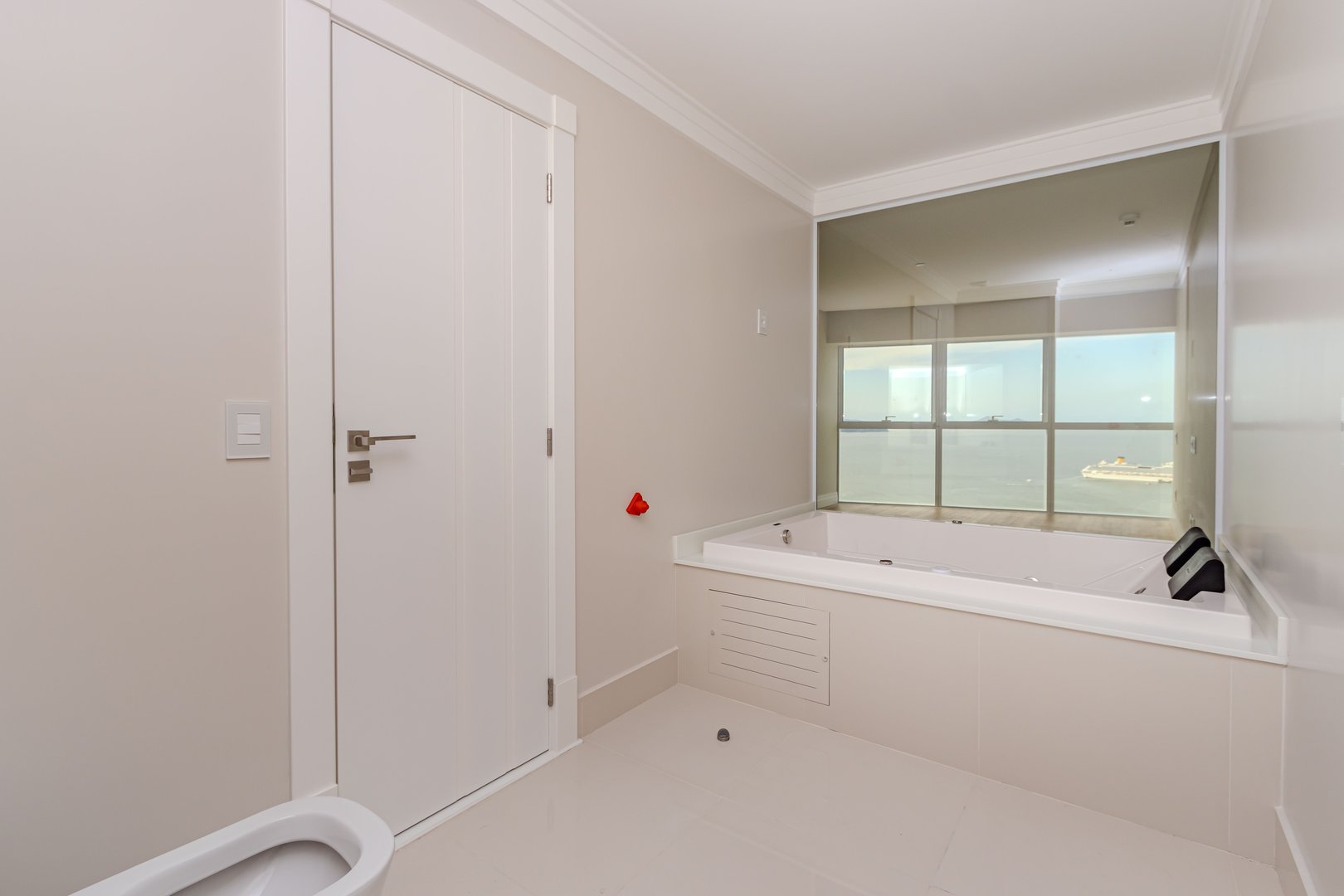 Apartamento frente mar no Edifício One Tower à venda no centro de Balneário Camboriú — foto 19