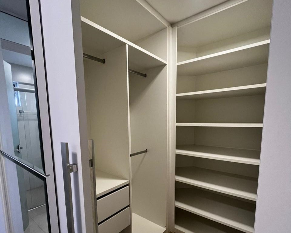 Apartamento Mobiliado no Edifício Esquina de Parma à venda no centro de Balneário Camboriú — foto 12