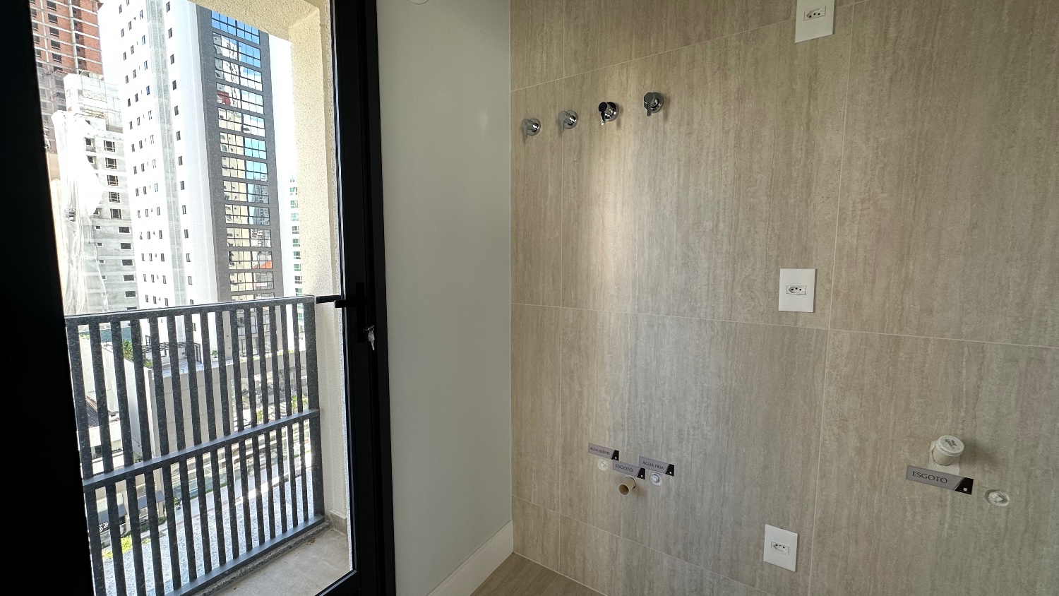 Apartamento no Edifício Hannover Residence à venda na Barra Sul em Balneário Camboriú — foto 4