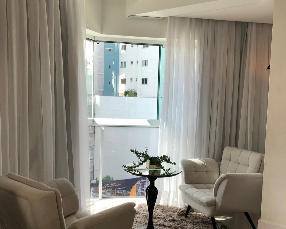 Apartamento Mobiliado no Edifício Esquina de Parma à venda no centro de Balneário Camboriú — foto 4