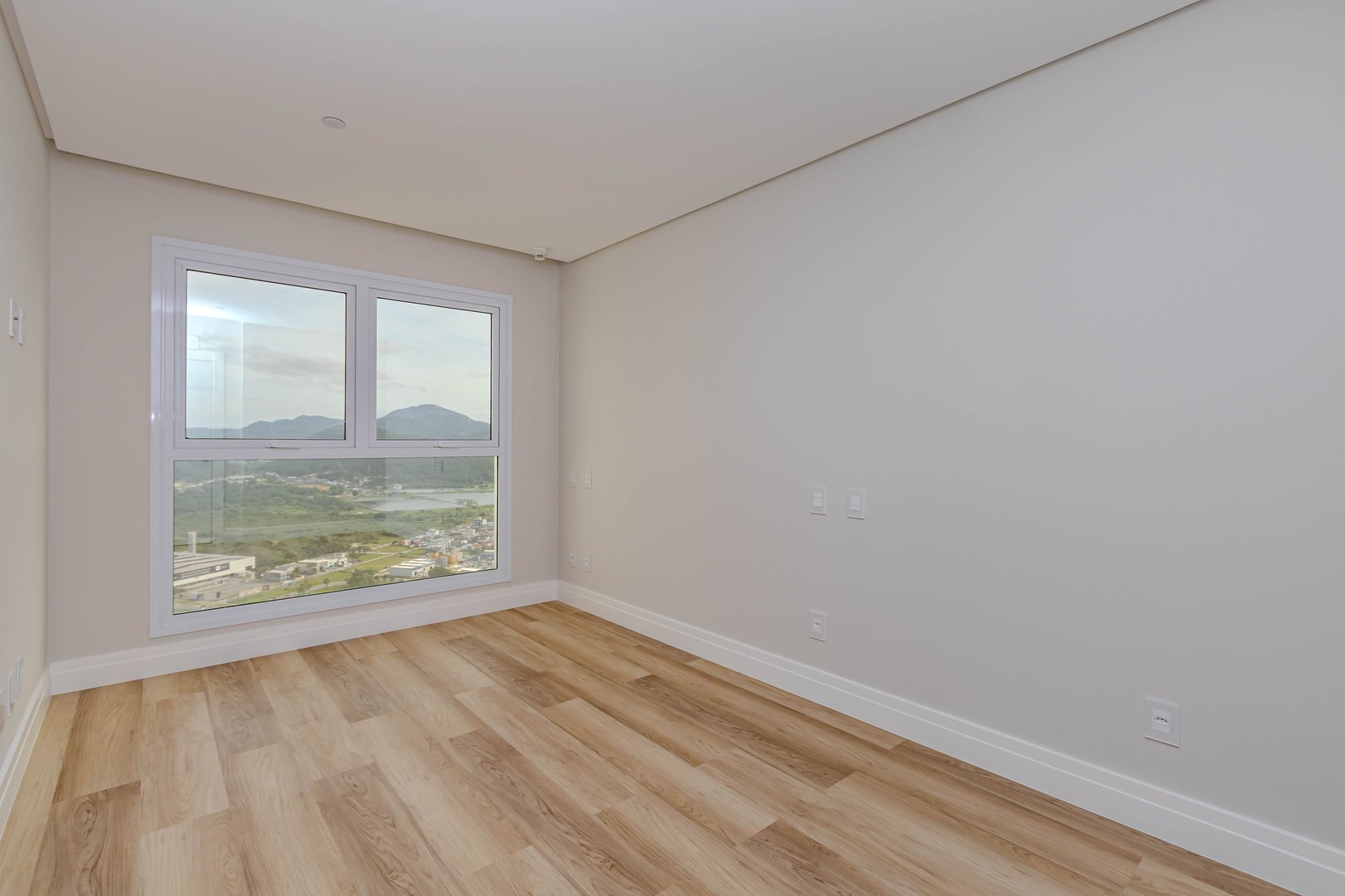 Apartamento frente mar no Edifício One Tower à venda no centro de Balneário Camboriú — foto 22