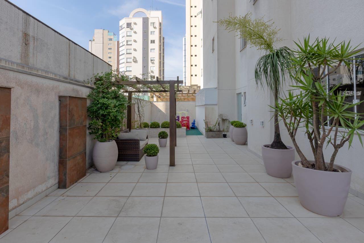 Apartamento no Edifício Rovere Della Luna à venda no centro de Balneário Camboriú — foto 19