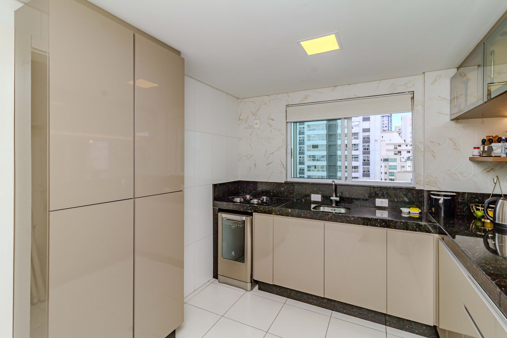 Apartamento Quadra Mar no Edifício Golden Alliance Residence à venda no Pioneiros em Balneário Camboriú — foto 8