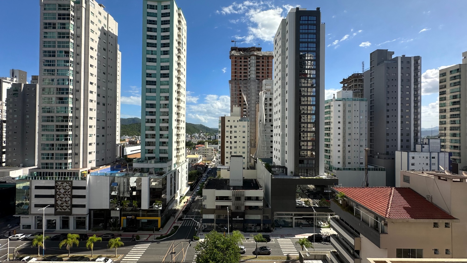 Apartamento no Edifício Hannover Residence à venda na Barra Sul em Balneário Camboriú — foto 11