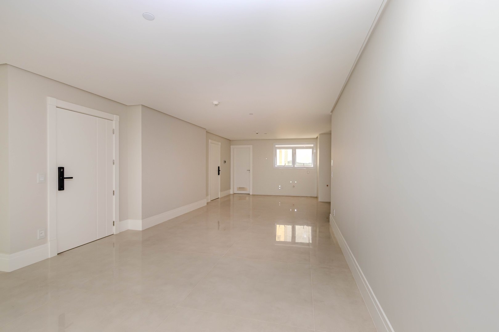 Apartamento frente mar no Edifício One Tower à venda no centro de Balneário Camboriú — foto 33