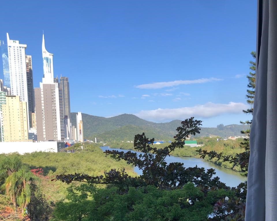 Apartamento Mobiliado no Edifício Esquina de Parma à venda no centro de Balneário Camboriú — foto 19