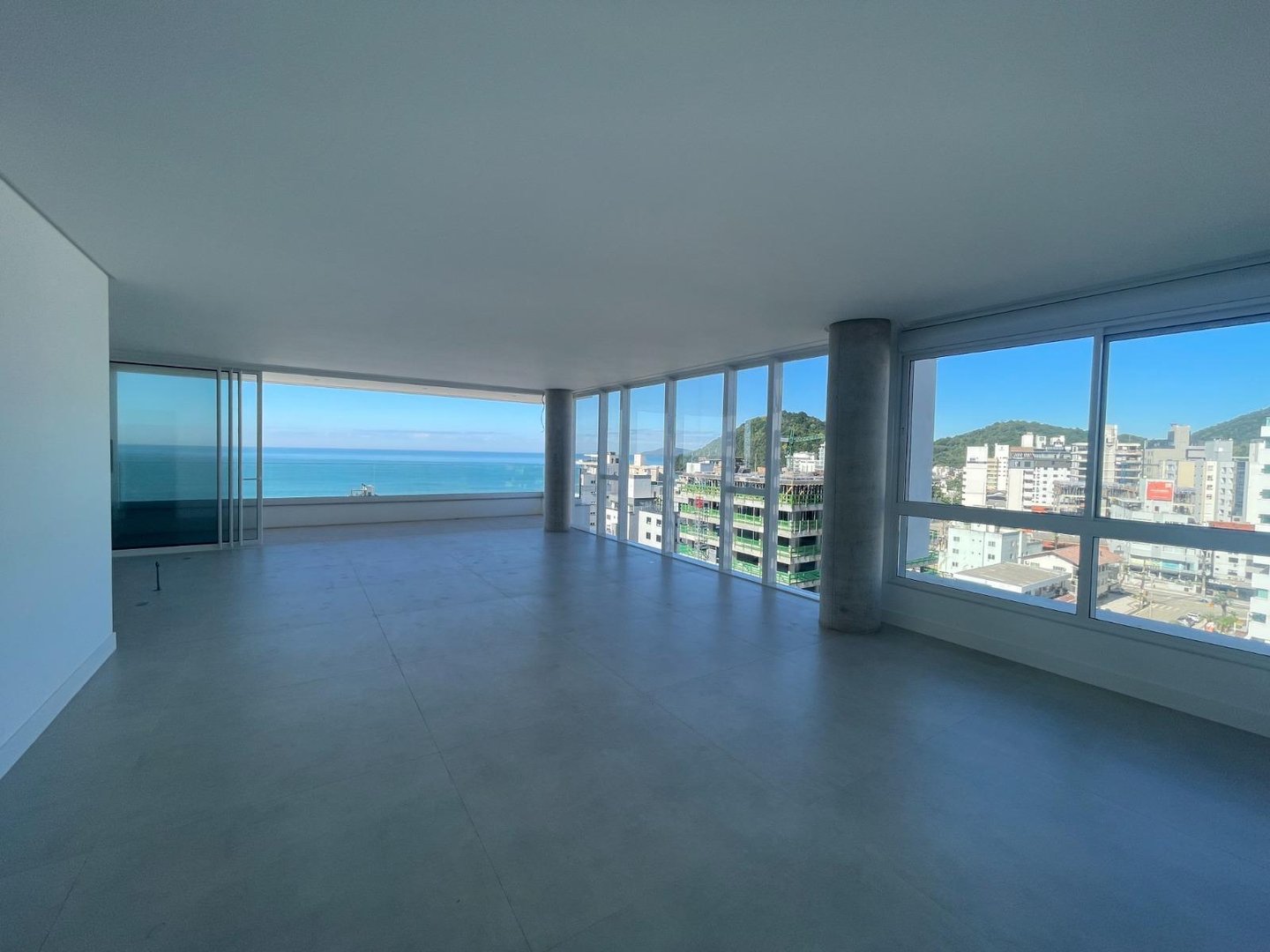 Apartamento Vista Mar no Edifício Riva à venda na Praia Brava em Itajaí
