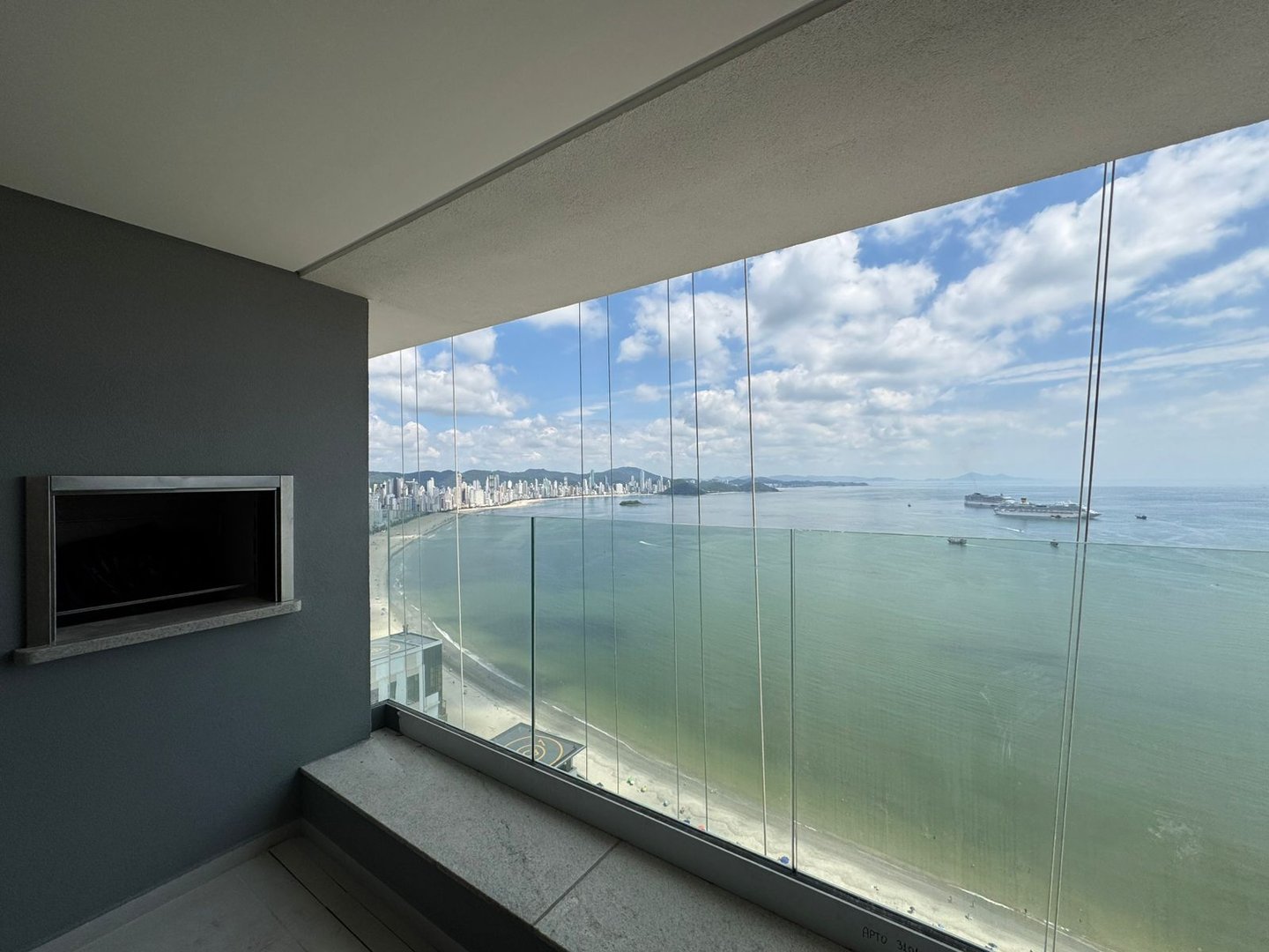 Apartamento de quadra mar no Edifício Tonino Lamborghini à venda em Barra Sul, Balneário Camboriú — foto 5