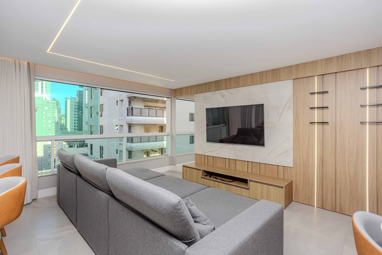Apartamento Mobiliado no Edifício Maria Valentina à venda no centro de Balneário Camboriú — foto 3