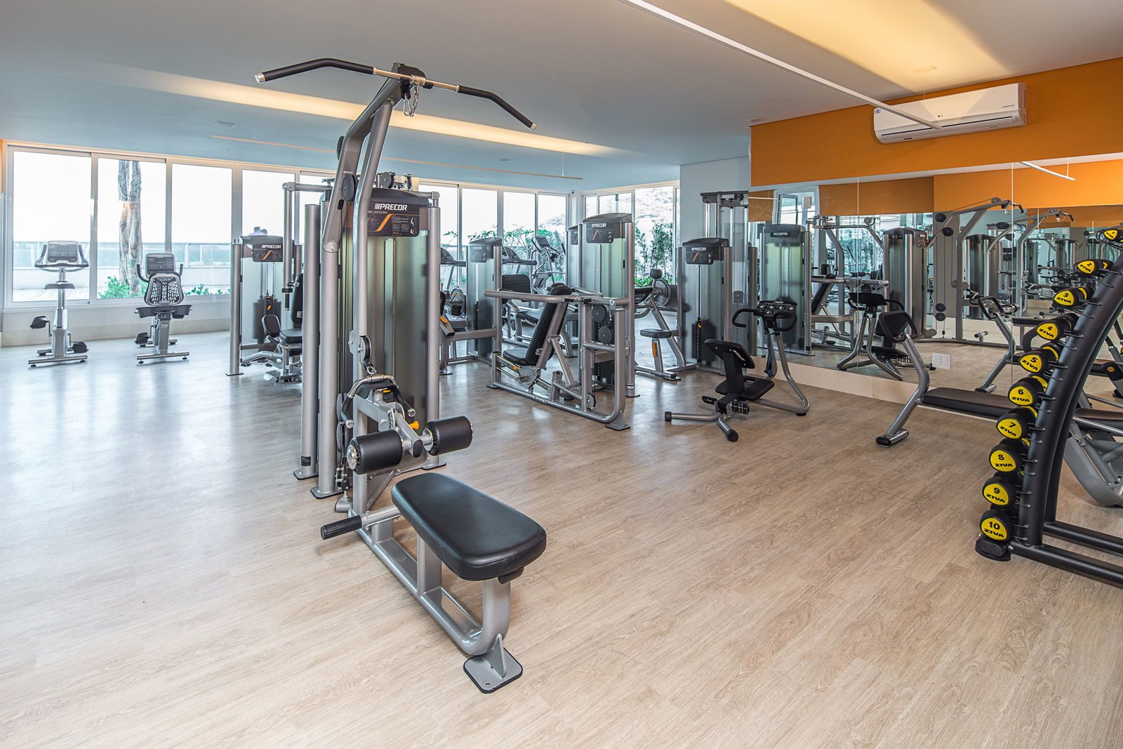 Apartamento no Edifício Ibiza Towers no Centro de Balneário Camboriú — foto 4