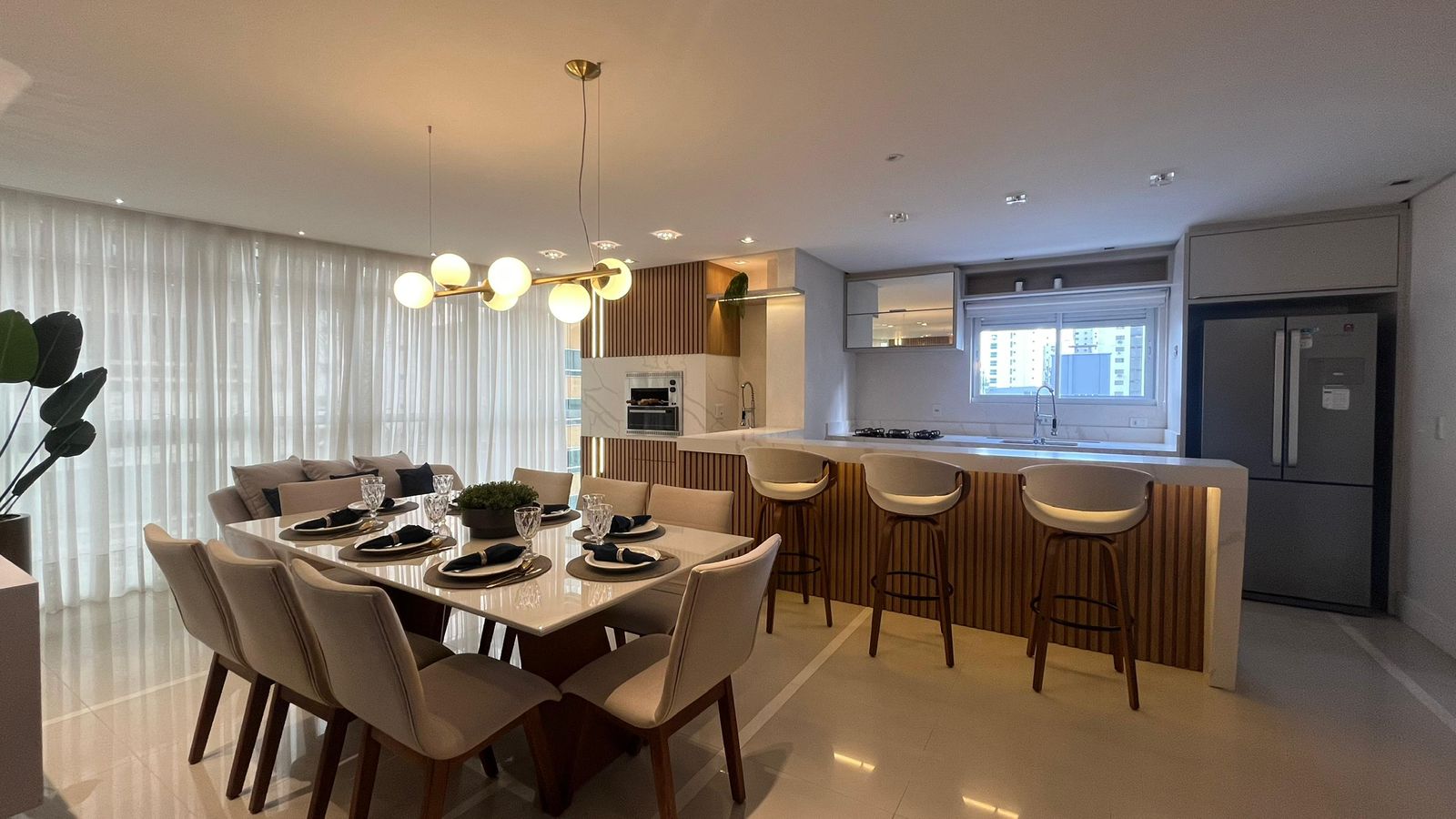 Apartamento Mobiliado no Edifício Villa Di Mare à venda no centro de Balneário Camboriú