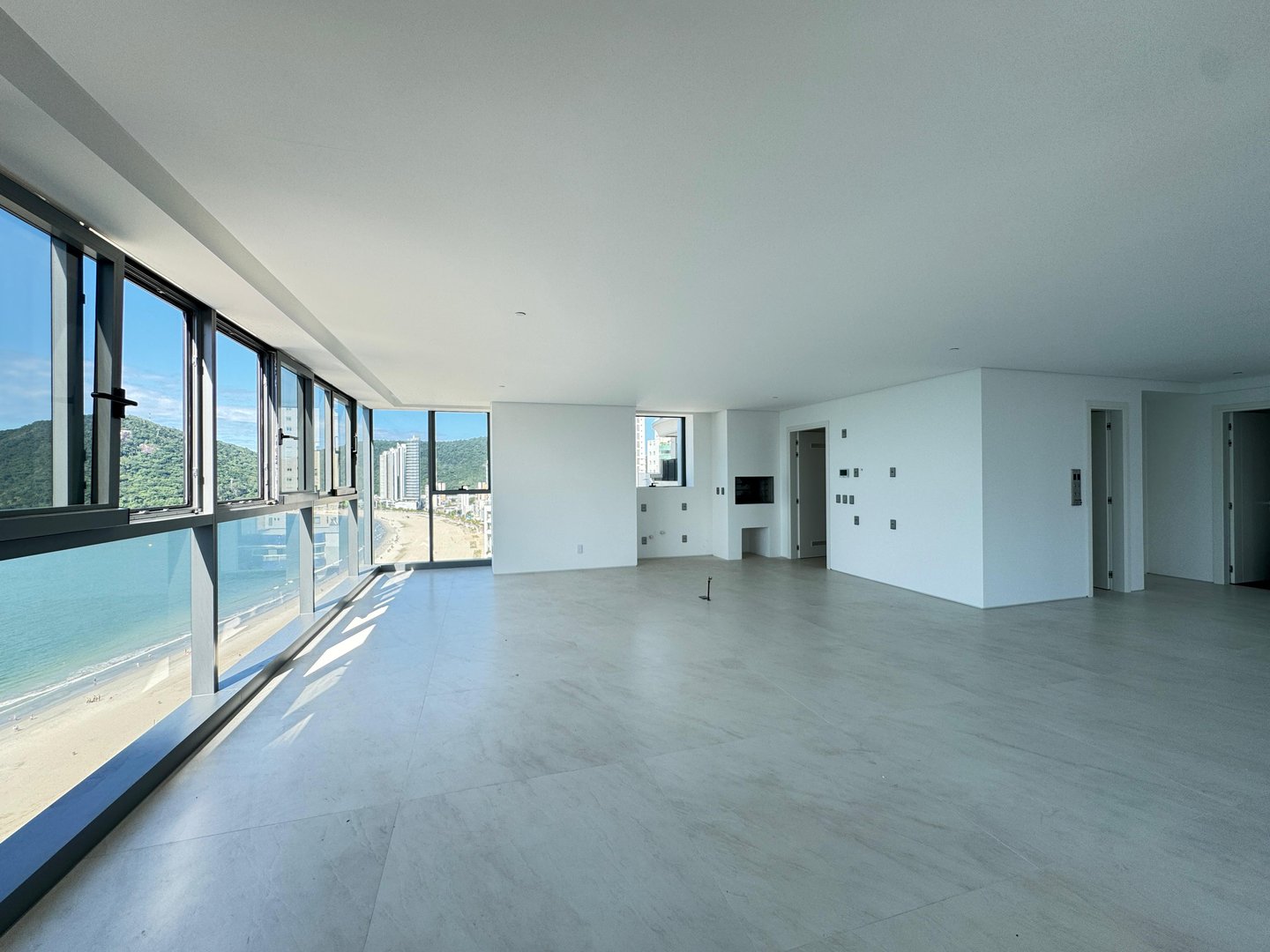 Apartamento Frente Mar no Edifício Copenhagen à venda na Barra Sul de Balneário Camboriú — foto 15