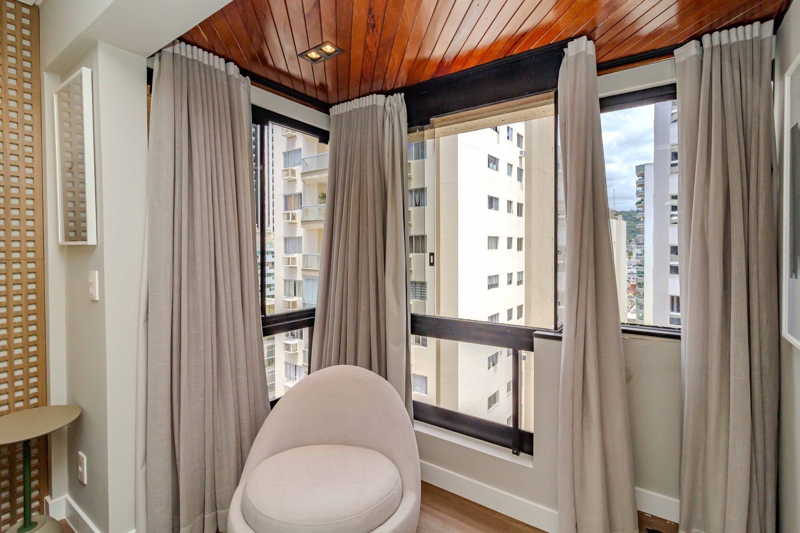 Apartamento no Edifício Caminho do Mar à venda no centro de Balneário Camboriú — foto 21