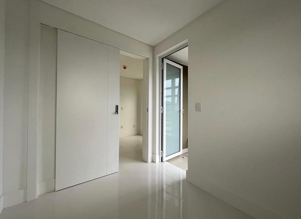 Apartamento Vista Mar no Edifício Yachthouse à venda em Barra Sul em Balneário Camboriú — foto 14