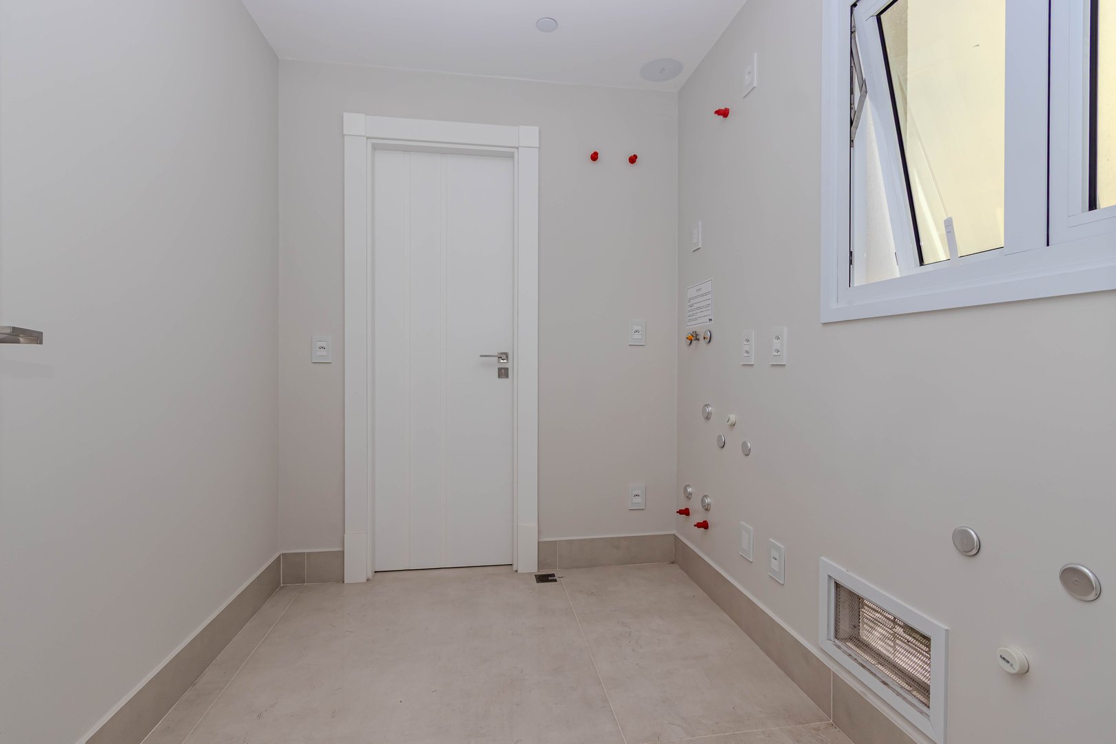 Apartamento frente mar no Edifício One Tower à venda no centro de Balneário Camboriú — foto 41