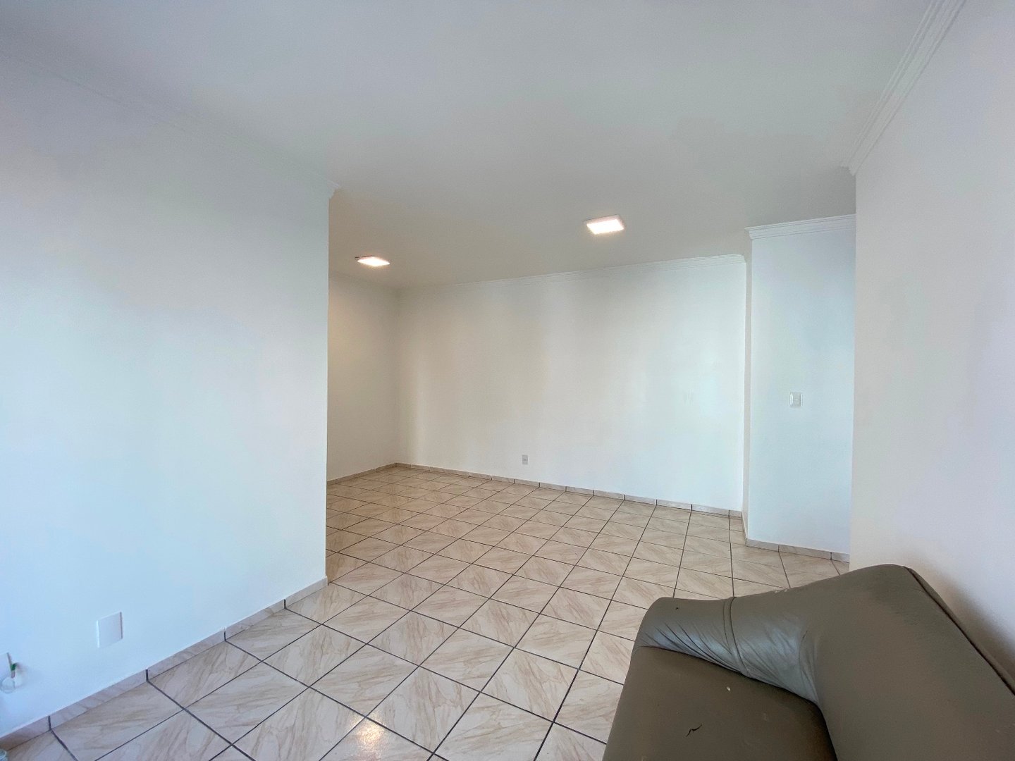 Apartamento no Edifício Marquesado B à venda no centro de Balneário Camboriú — foto 4