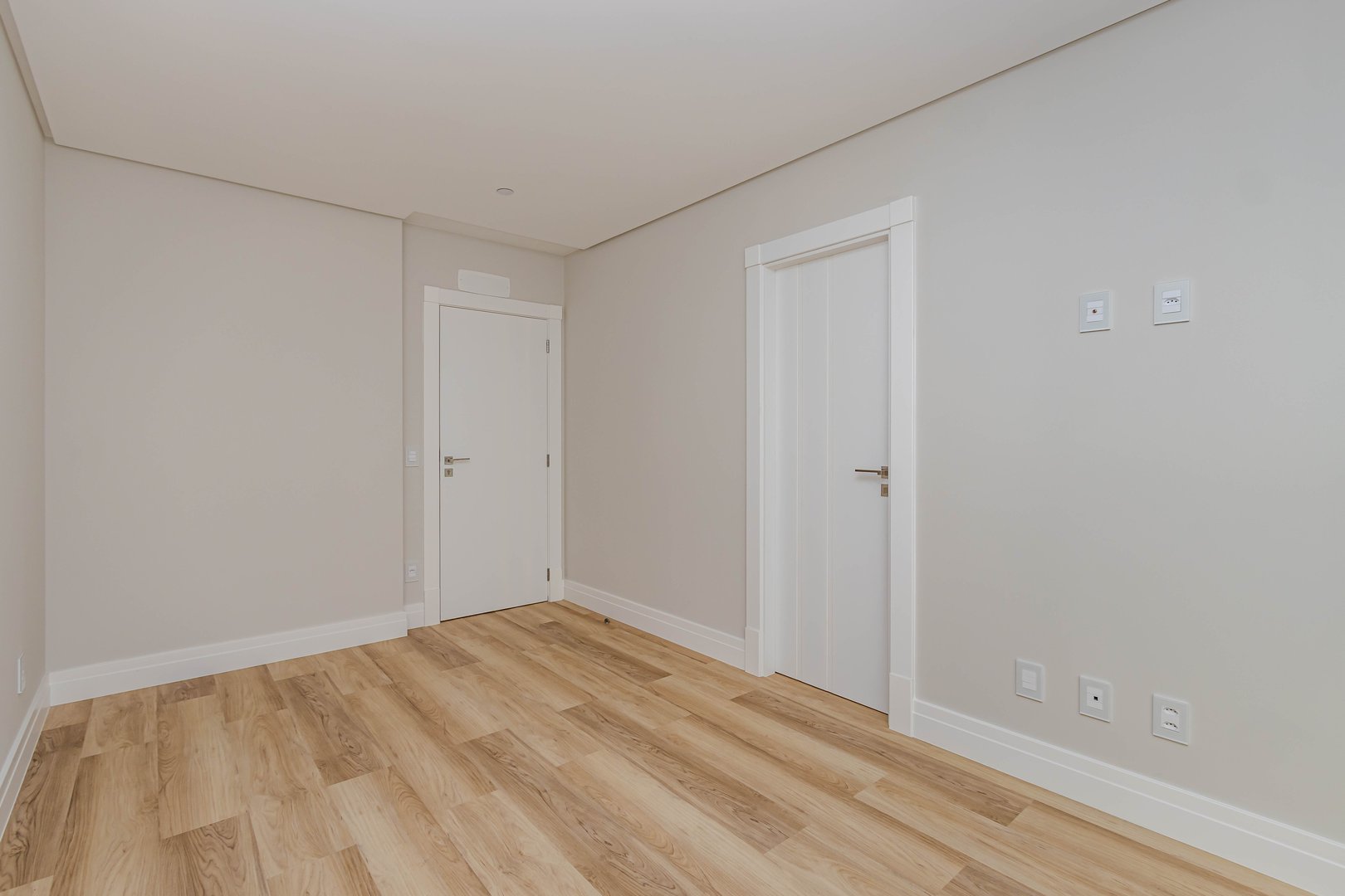 Apartamento frente mar no Edifício One Tower à venda no centro de Balneário Camboriú — foto 24
