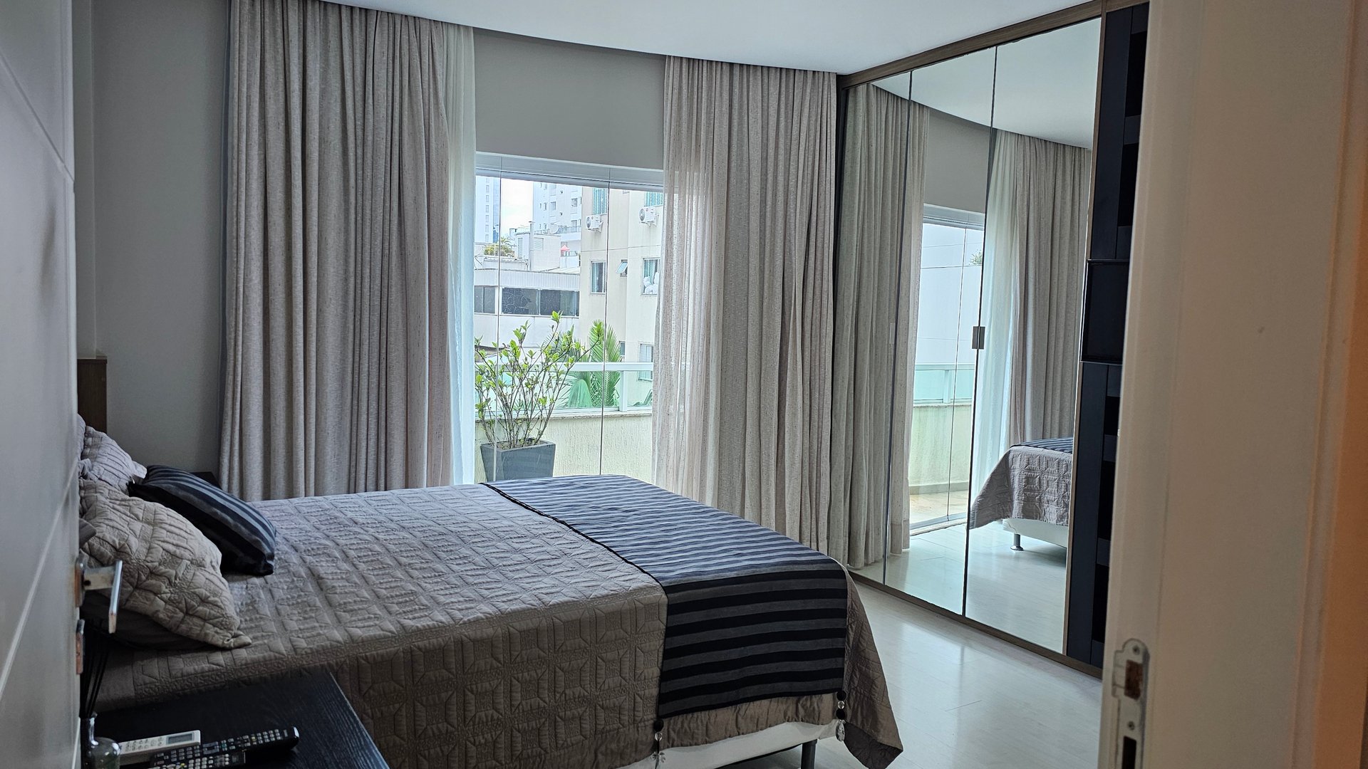 Apartamento no Edifício Chateau de Versailles à venda no centro de Balneário Camboriú — foto 15