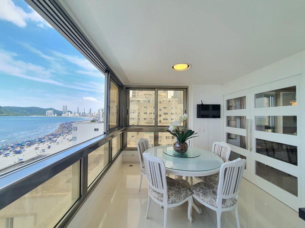 Apartamento no Edifício Don Alfonso à venda no centro de Balneário Camboriú — foto 3