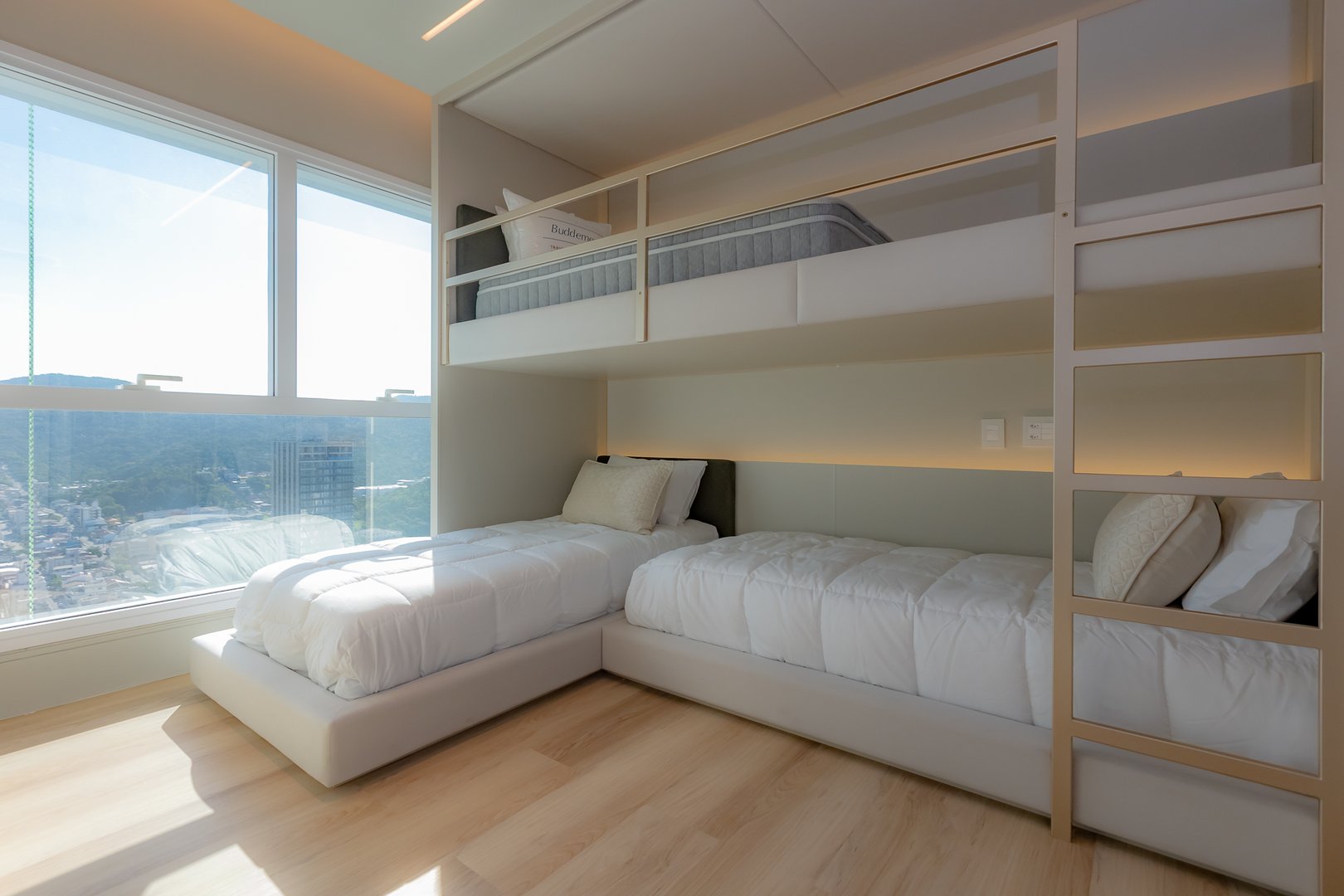 Apartamento Frente Mar no Edifício Boreal Tower à venda no centro de Balneário Camboriú — foto 16