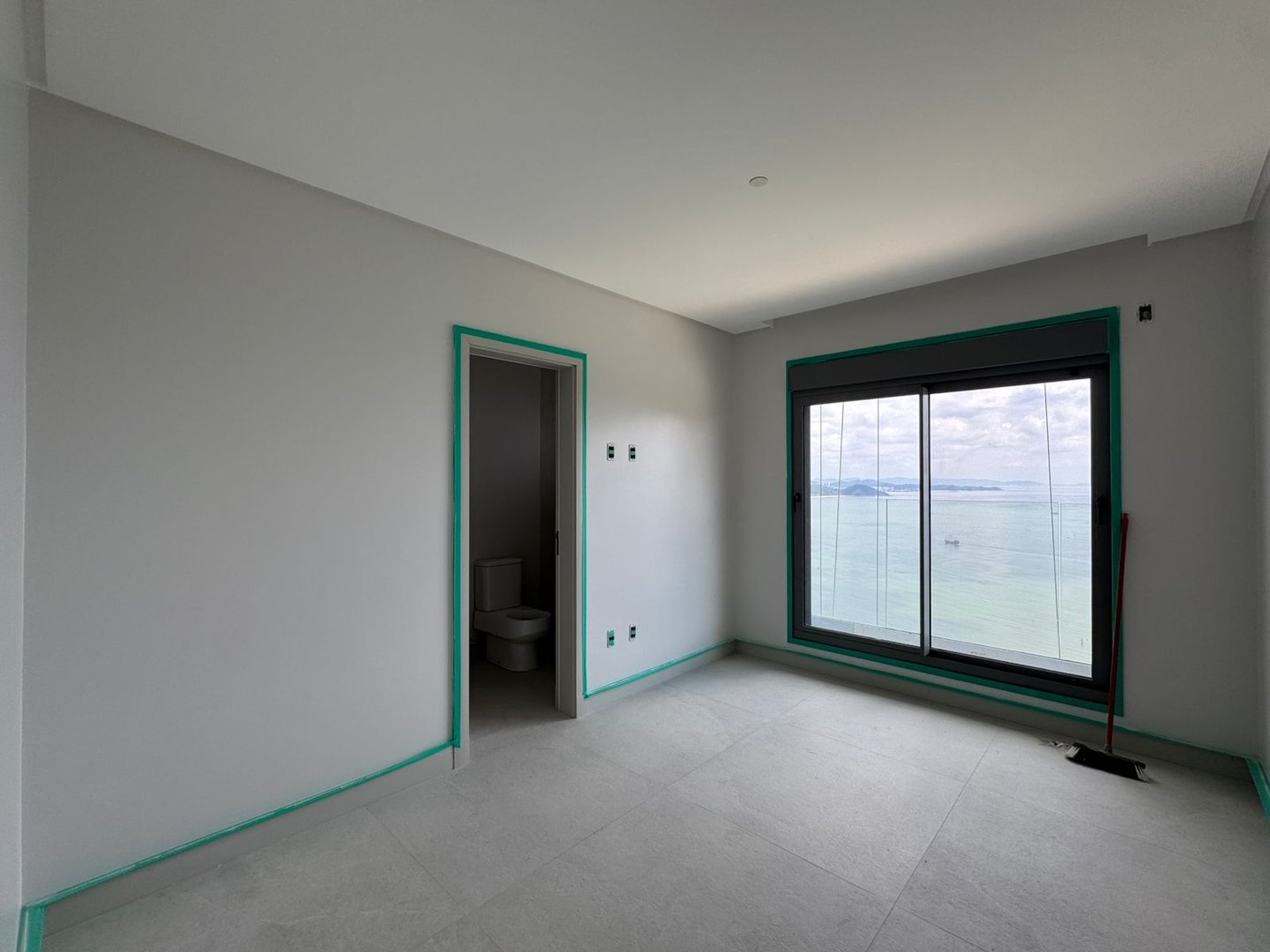 Apartamento de quadra mar no Edifício Tonino Lamborghini à venda em Barra Sul, Balneário Camboriú — foto 14