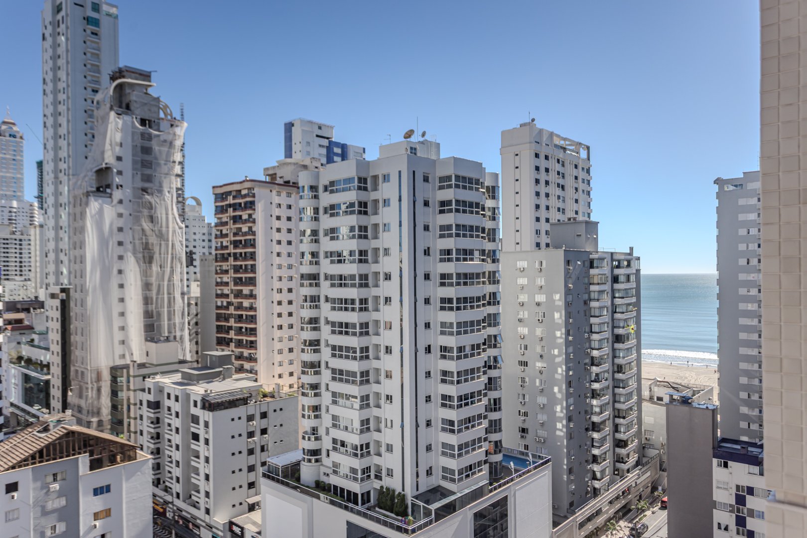 Apartamento Vista Mar no Edifício Parigi à venda no centro de Balneário Camboriú — foto 14